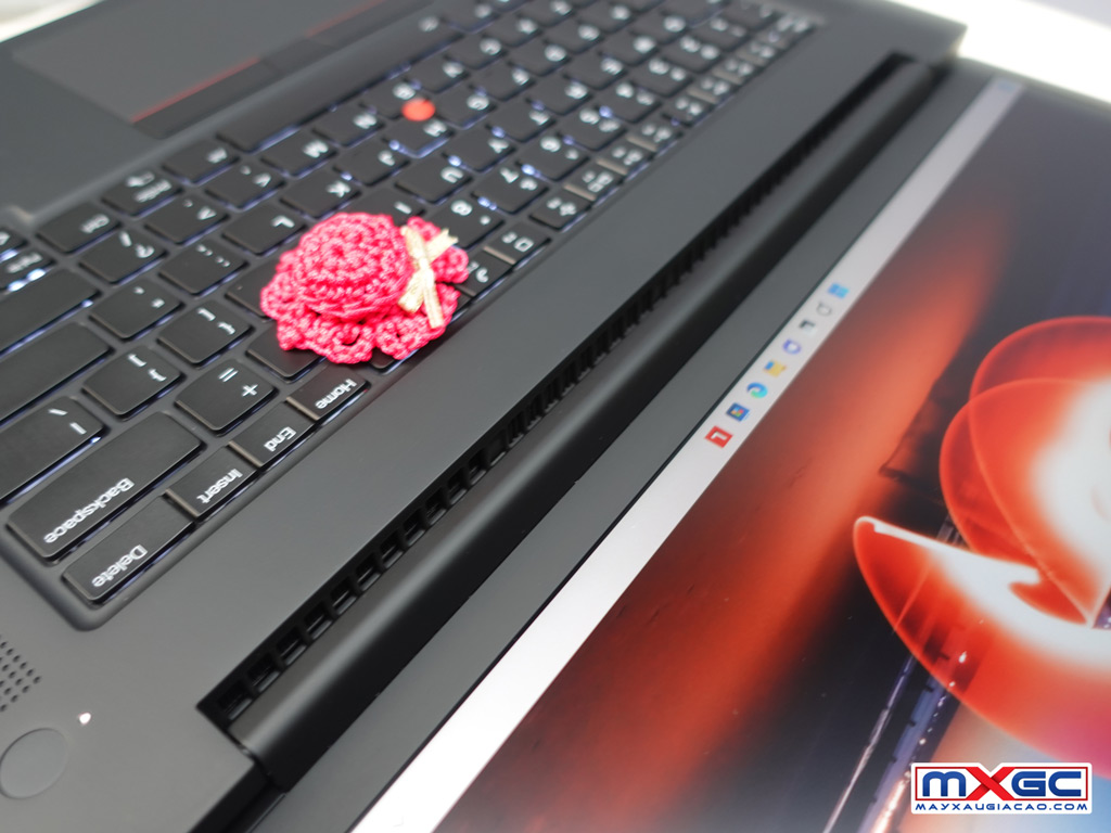 ThinkPad P1 Gen 4 Core i7-11800H  Nvidia Quadro T1200 4GB 16″ 2K IPS / 4K Touch 100% Adobe